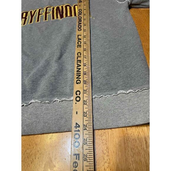 Harry Potter Embroidered Sweatshirt Griffindor Loose Fit Pullover Women’s L 16 - Picture 12 of 13